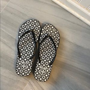 Tory Burch NWT size 10 flip flops